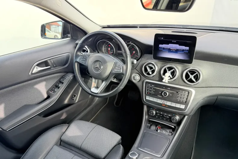 Mercedes-Benz GLA din 2019 cu 102.000 km - oferta MER164874 - foto 20