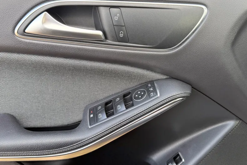 Mercedes-Benz GLA din 2019 cu 102.000 km - oferta MER164874 - foto 22