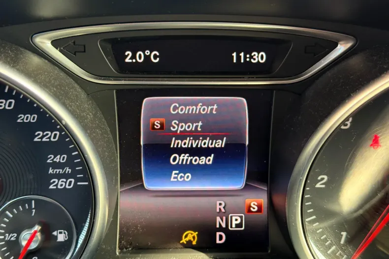 Mercedes-Benz GLA din 2019 cu 102.000 km - oferta MER164874 - foto 27