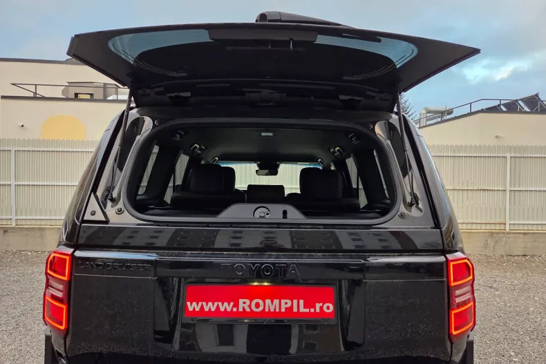 Toyota Land Cruiser 250 din 2024 cu 6.200 km - oferta TOY164891 - foto 8