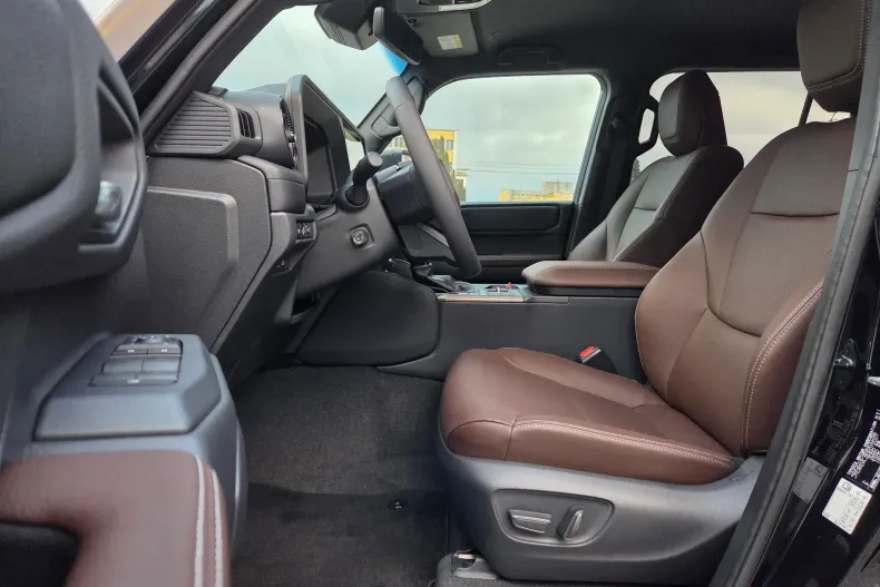 Toyota Land Cruiser 250 din 2024 cu 6.200 km - oferta TOY164891 - foto 9