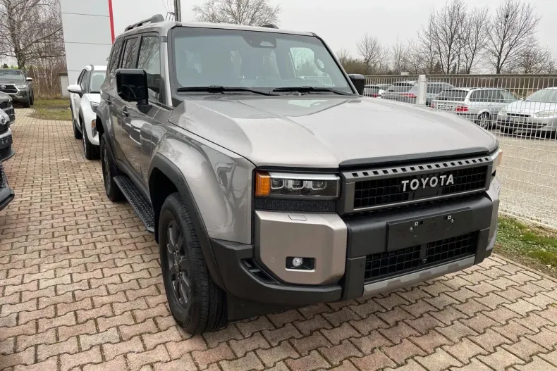 Toyota Land Cruiser 250 din 2024 cu 6.200 km - oferta TOY164891 - foto 17