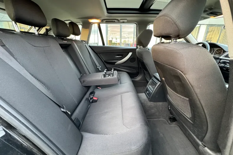 BMW Seria 3 din 2019 cu 146.690 km - oferta BMW164892 - foto 24