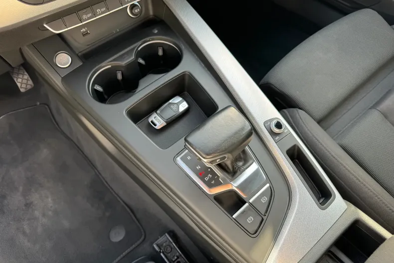 Audi A4 din 2021 cu 111.640 km - oferta AUD164894 - foto 17