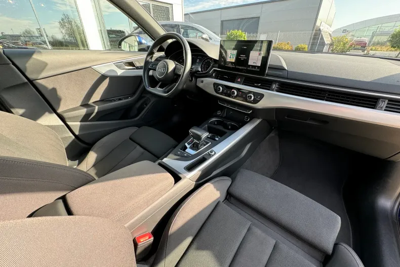 Audi A4 din 2021 cu 111.640 km - oferta AUD164894 - foto 19