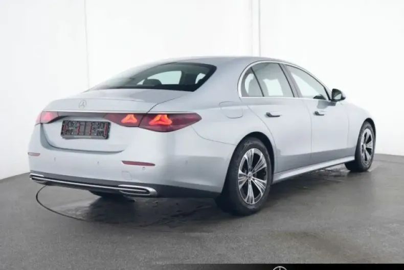Mercedes-Benz E 220 din 2024 cu 36.024 km - oferta MER164902 - foto 3
