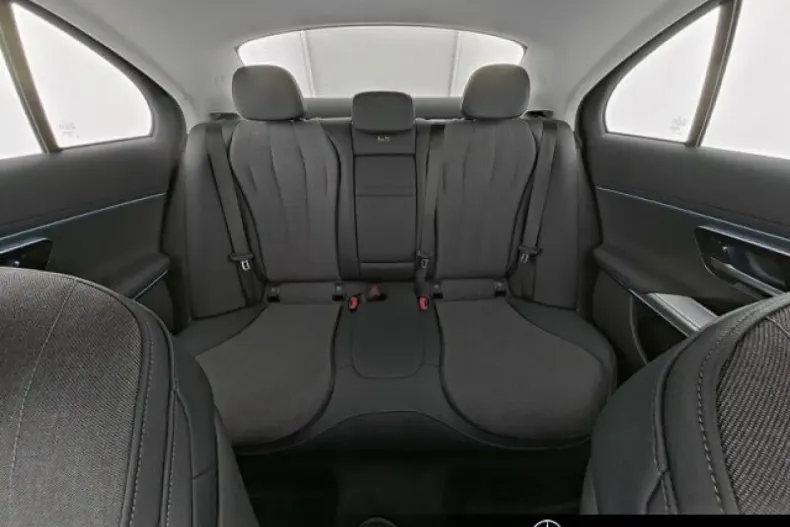 Mercedes-Benz E 220 din 2024 cu 36.024 km - oferta MER164902 - foto 9