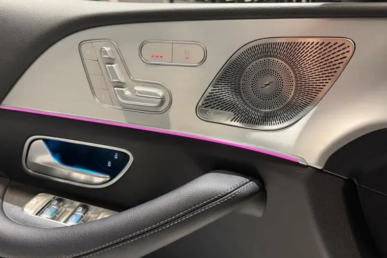 Mercedes-Benz GLE 350 din 2024 cu 8.900 km - oferta MER164912 - foto 8