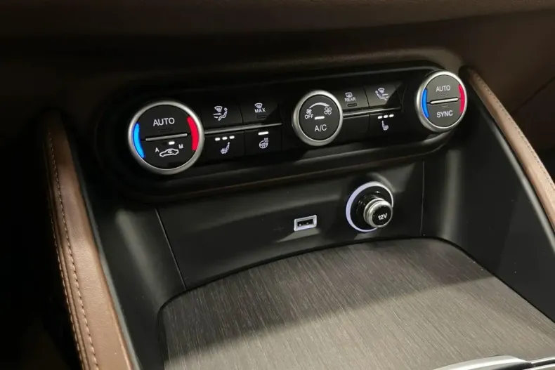 Alfa Romeo Stelvio din 2021 cu 118.101 km - oferta ALF164940 - foto 25