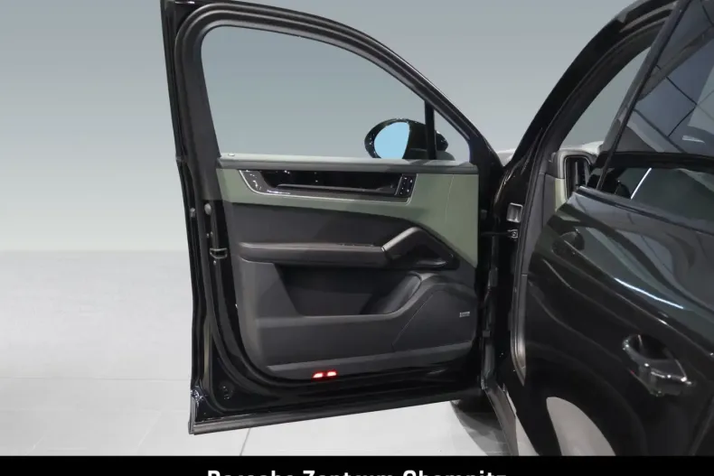 Porsche Cayenne din 2025 cu 13.800 km - oferta POR164948 - foto 12