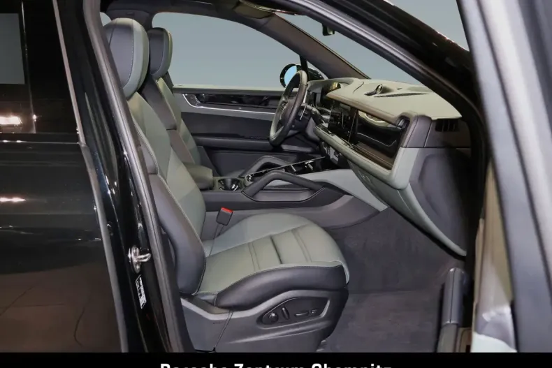 Porsche Cayenne din 2025 cu 13.800 km - oferta POR164948 - foto 14