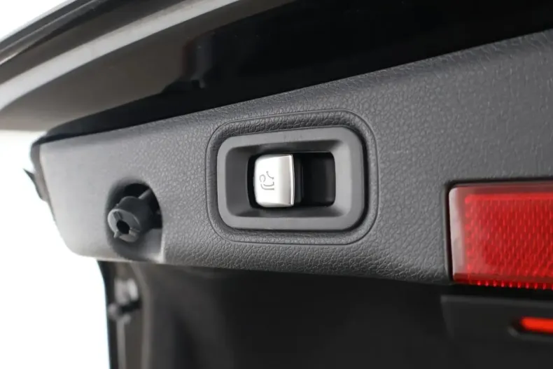 Mercedes-Benz E 300 din 2021 cu 92.700 km - oferta MER164950 - foto 18