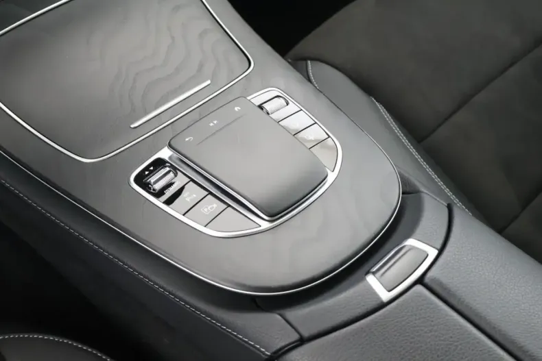 Mercedes-Benz E 300 din 2021 cu 92.700 km - oferta MER164950 - foto 19