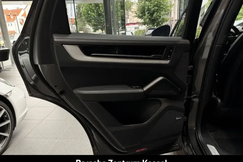 Porsche Cayenne din 2024 cu 20.900 km - oferta POR164952 - foto 23