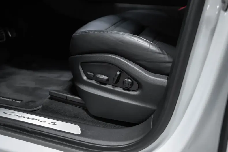 Porsche Cayenne din 2024 cu 23.600 km - oferta POR164954 - foto 19