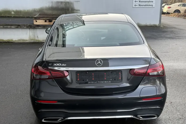 Mercedes-Benz E 300 din 2022 cu 90.900 km - oferta MER164965 - foto 4