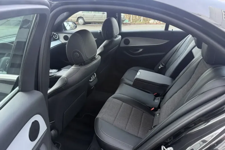 Mercedes-Benz E 300 din 2022 cu 90.900 km - oferta MER164965 - foto 12