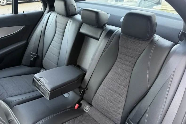 Mercedes-Benz E 300 din 2022 cu 90.900 km - oferta MER164965 - foto 13