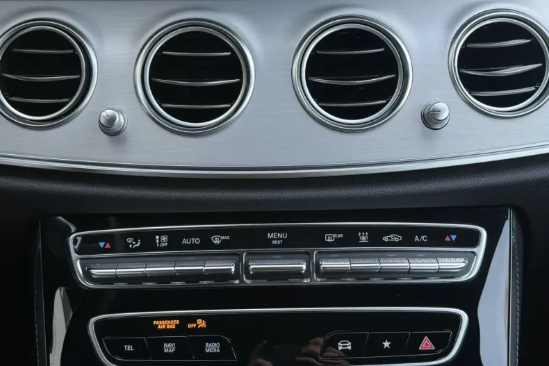 Mercedes-Benz E 300 din 2022 cu 90.900 km - oferta MER164965 - foto 20