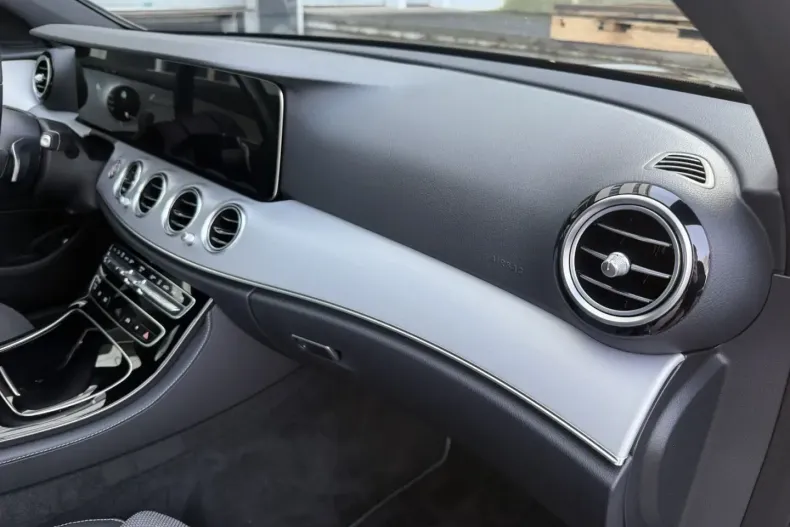 Mercedes-Benz E 300 din 2022 cu 90.900 km - oferta MER164965 - foto 22