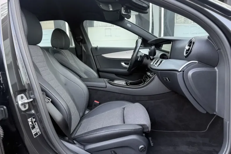 Mercedes-Benz E 300 din 2022 cu 90.900 km - oferta MER164965 - foto 24