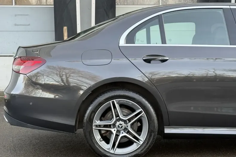 Mercedes-Benz E 300 din 2022 cu 90.900 km - oferta MER164965 - foto 28