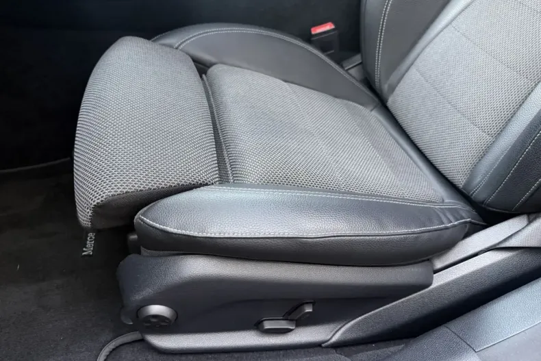 Mercedes-Benz E 300 din 2022 cu 90.900 km - oferta MER164965 - foto 31