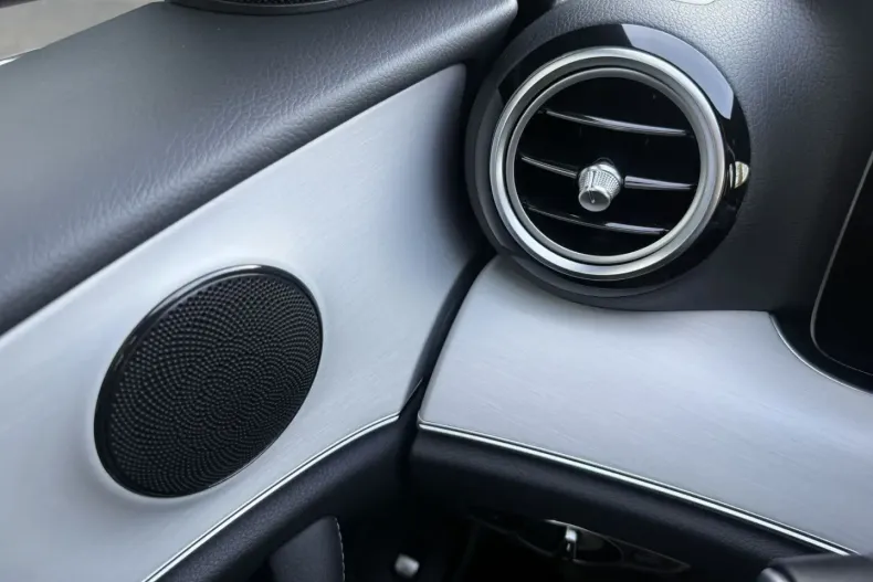 Mercedes-Benz E 300 din 2022 cu 90.900 km - oferta MER164965 - foto 32