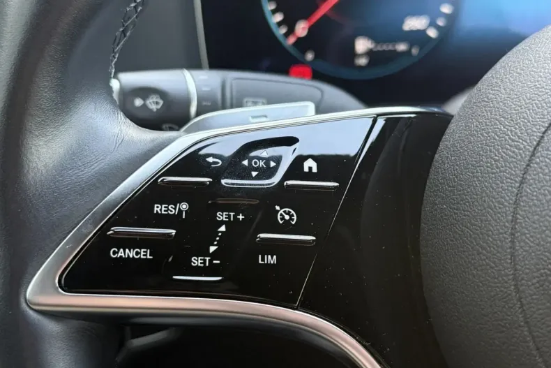 Mercedes-Benz E 300 din 2022 cu 90.900 km - oferta MER164965 - foto 34