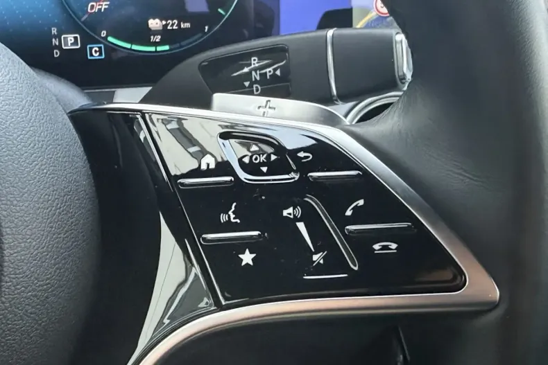 Mercedes-Benz E 300 din 2022 cu 90.900 km - oferta MER164965 - foto 35