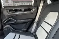 Porsche Cayenne din 2024 cu 11.800 km - oferta POR164966 - foto 23