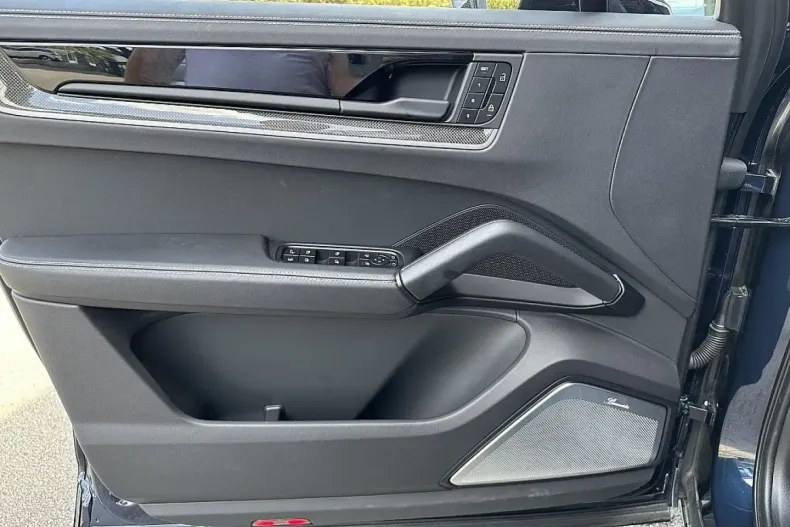 Porsche Cayenne din 2024 cu 11.800 km - oferta POR164966 - foto 25