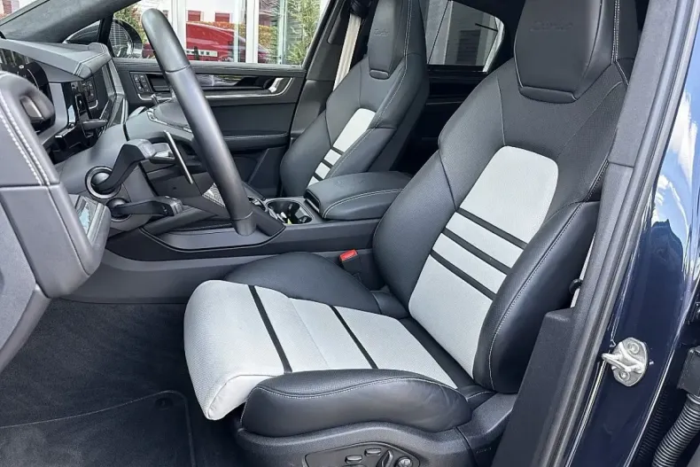 Porsche Cayenne din 2024 cu 11.800 km - oferta POR164966 - foto 28