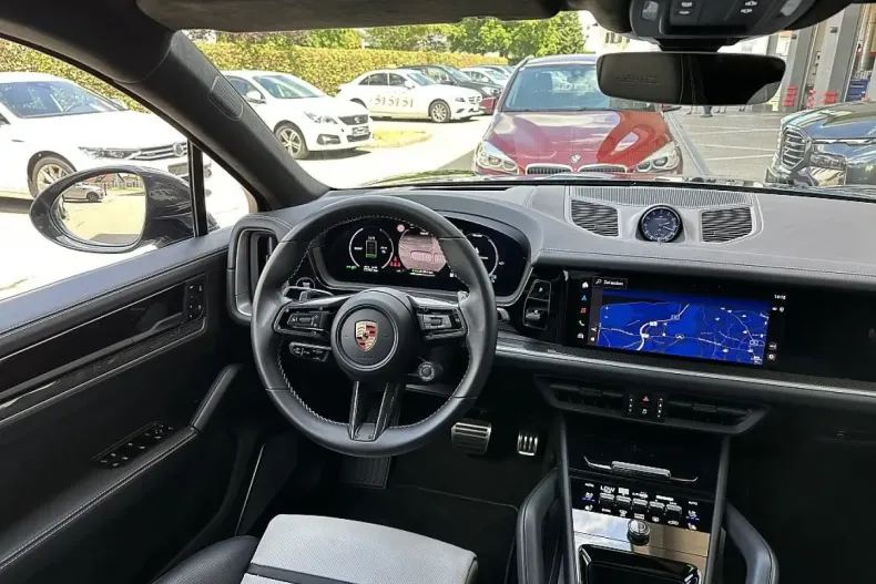 Porsche Cayenne din 2024 cu 11.800 km - oferta POR164966 - foto 37