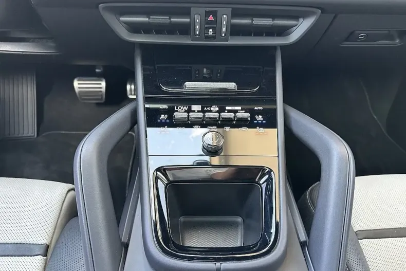 Porsche Cayenne din 2024 cu 11.800 km - oferta POR164966 - foto 42