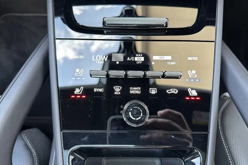 Porsche Cayenne din 2024 cu 11.800 km - oferta POR164966 - foto 44