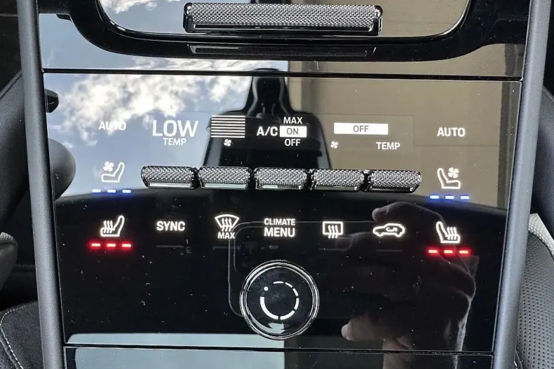 Porsche Cayenne din 2024 cu 11.800 km - oferta POR164966 - foto 48