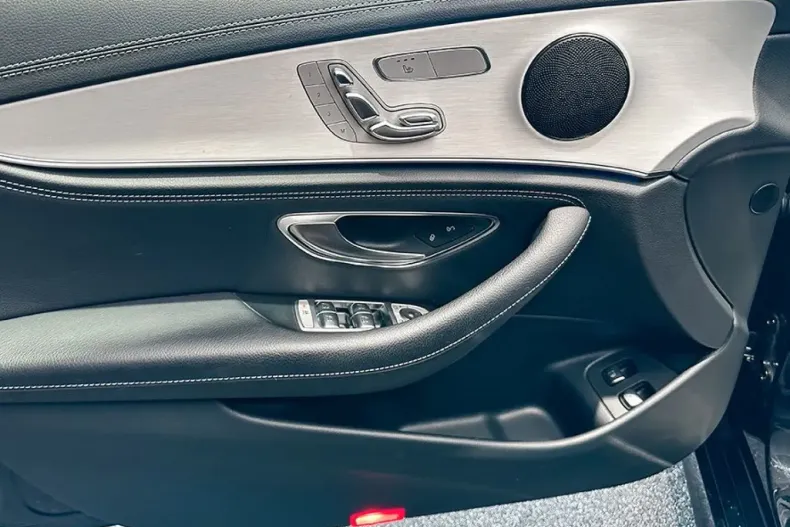 Mercedes-Benz E 300 din 2021 cu 93.450 km - oferta MER164974 - foto 11