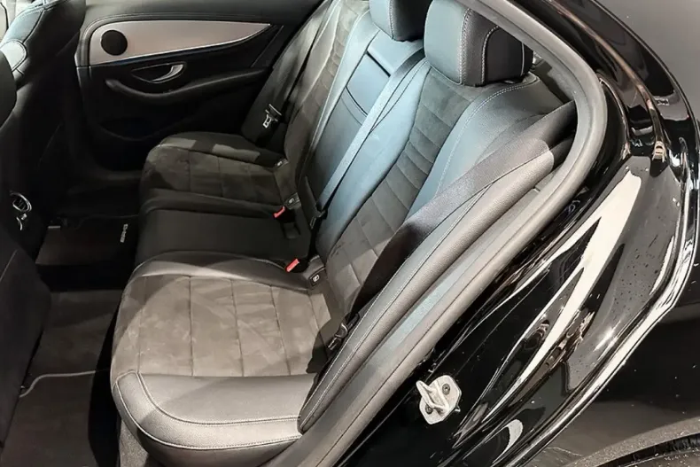 Mercedes-Benz E 300 din 2021 cu 93.450 km - oferta MER164974 - foto 14