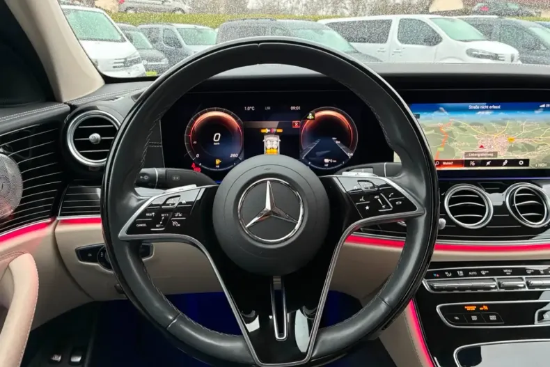 Mercedes-Benz E 300 din 2022 cu 99.992 km - oferta MER164975 - foto 11