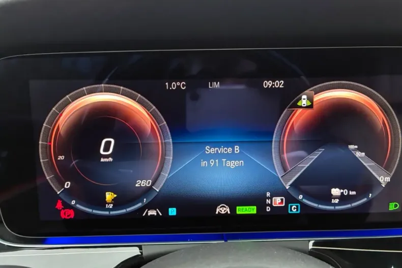 Mercedes-Benz E 300 din 2022 cu 99.992 km - oferta MER164975 - foto 13