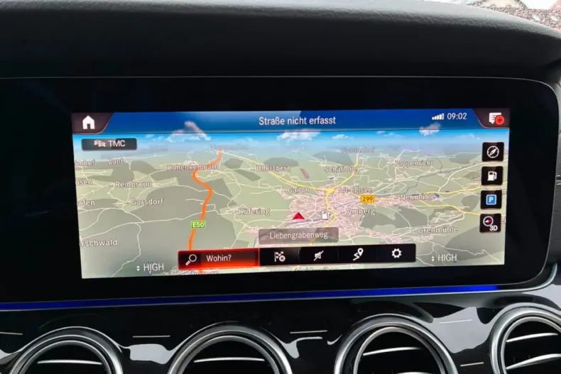 Mercedes-Benz E 300 din 2022 cu 99.992 km - oferta MER164975 - foto 14