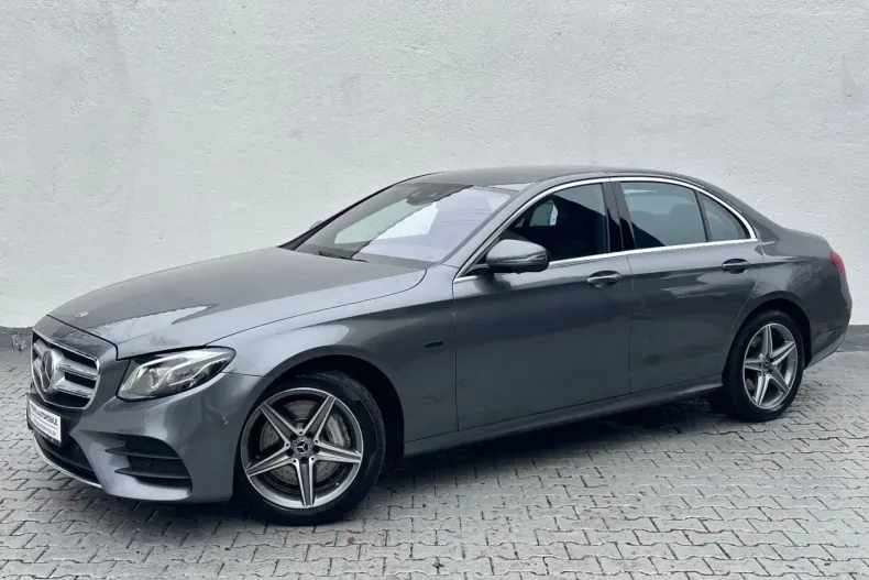 Mercedes-Benz E 300 din 2020 cu 59.000 km - oferta MER164978 - foto 1