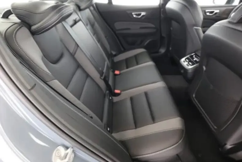 Volvo S60 din 2024 cu 22.500 km - oferta VOL164991 - foto 10