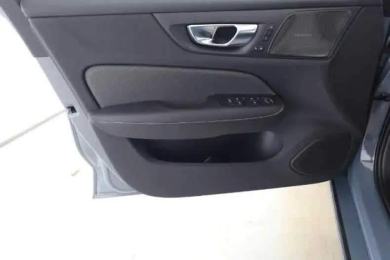 Volvo S60 din 2024 cu 22.500 km - oferta VOL164991 - foto 14