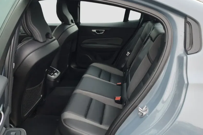 Volvo S60 din 2024 cu 22.500 km - oferta VOL164991 - foto 24