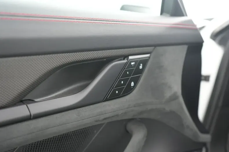 Porsche Taycan din 2024 cu 26.598 km - oferta POR164997 - foto 13