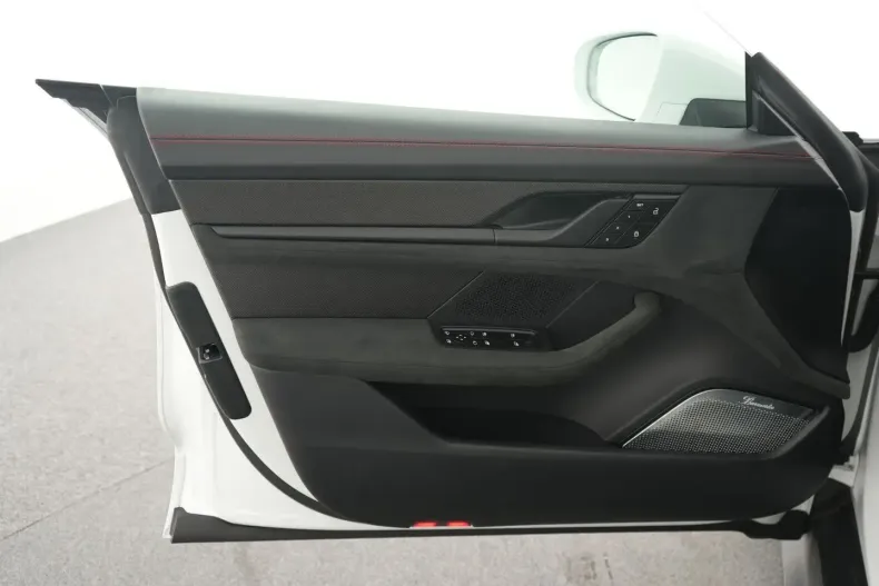 Porsche Taycan din 2024 cu 26.598 km - oferta POR164997 - foto 17