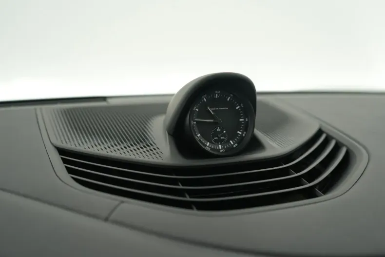 Porsche Taycan din 2024 cu 26.598 km - oferta POR164997 - foto 26