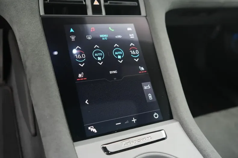 Porsche Taycan din 2024 cu 26.598 km - oferta POR164997 - foto 28